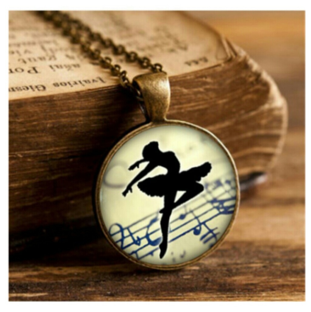 💃Dance/music NWT pendant necklace